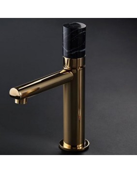 bateria umywalkowa złota z marmurem